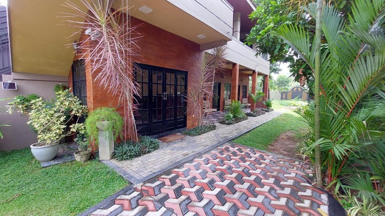 Bed and Breakfast Edwin'S Airport Garden Negombo Exteriér fotografie
